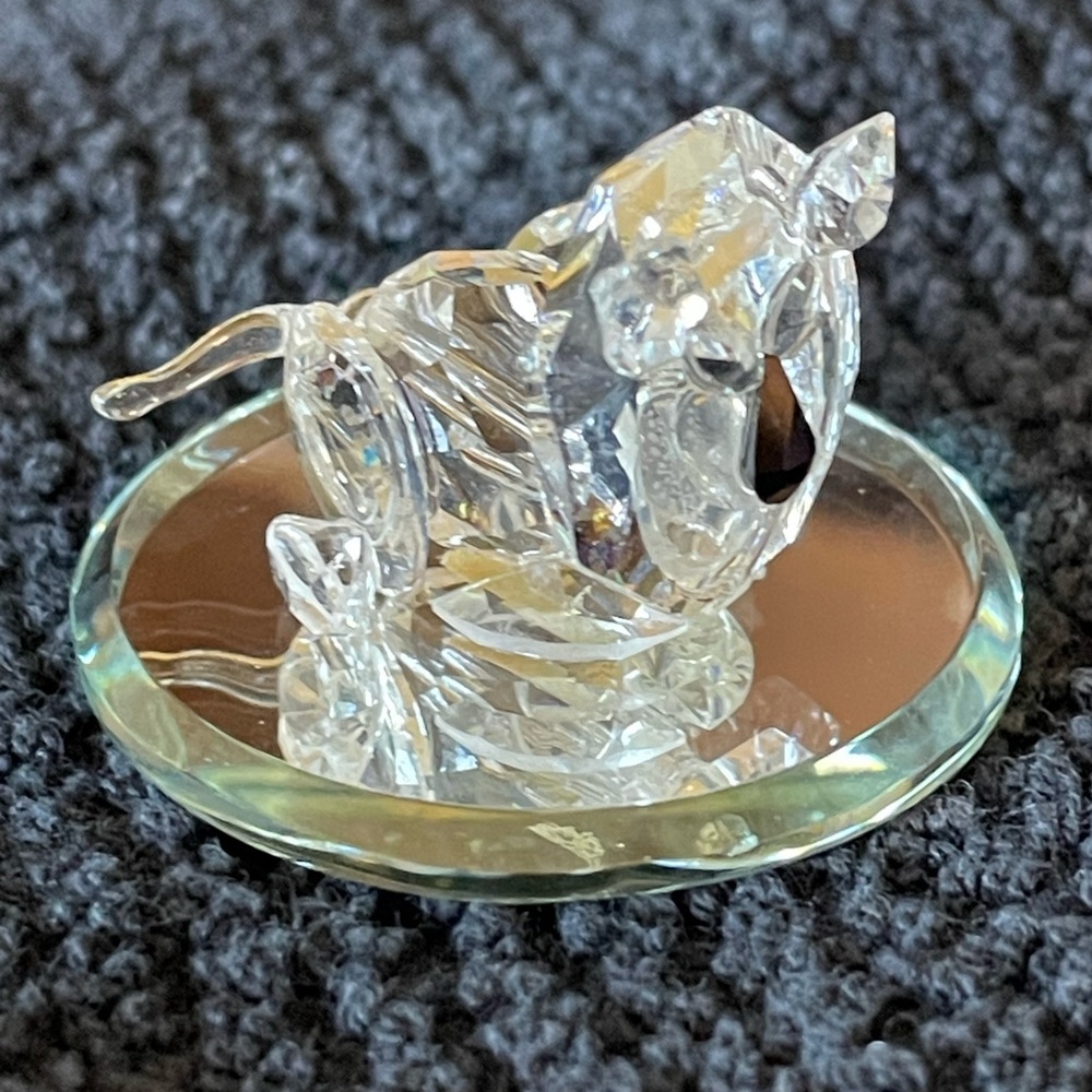Clear Crystal Lion Figurine on Mirror Base - Clear